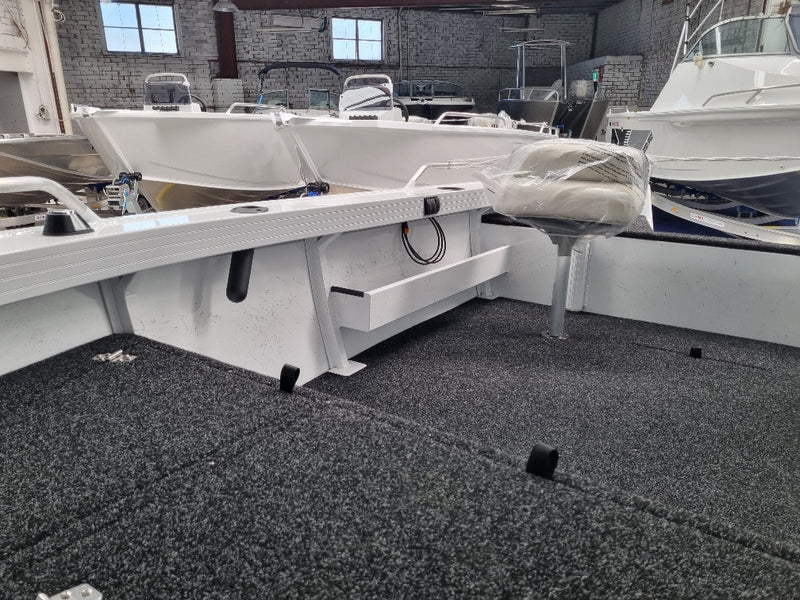 Quintrex 420 Renegade Tiller steer