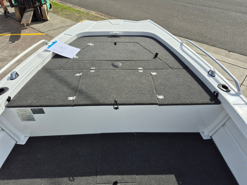 Quintrex 420 Hornet Trophy