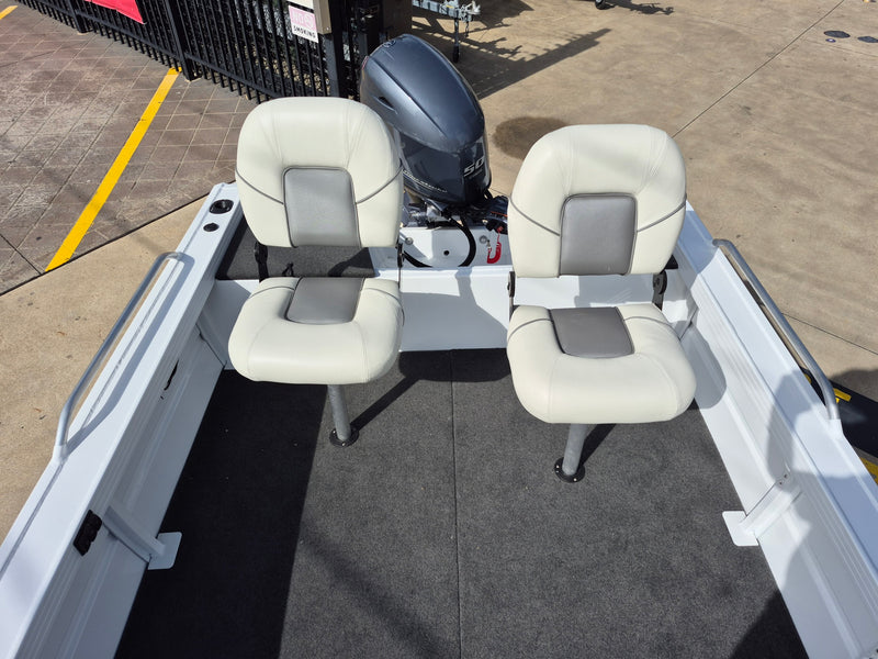 Quintrex 420 Hornet Trophy