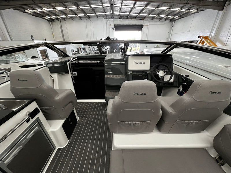 Yamarin 88 DC Day Cruiser