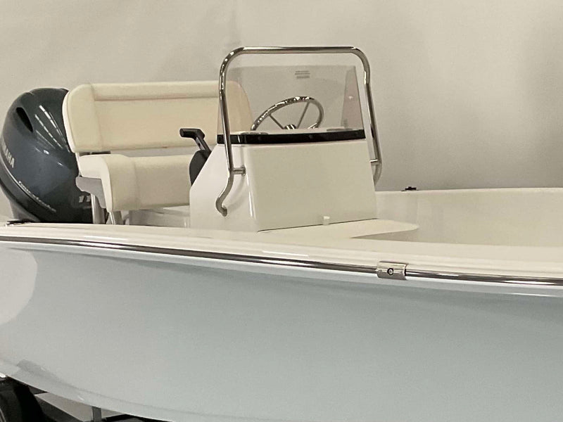 17 Reef Centre Console