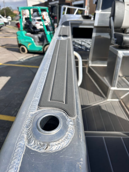 Kingfisher 570 - Centre Console