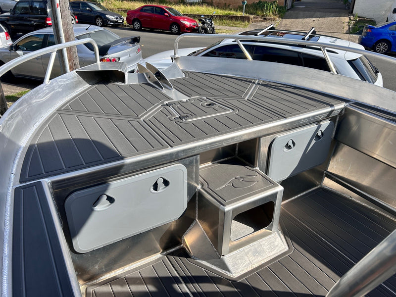 Kingfisher 570 - Centre Console