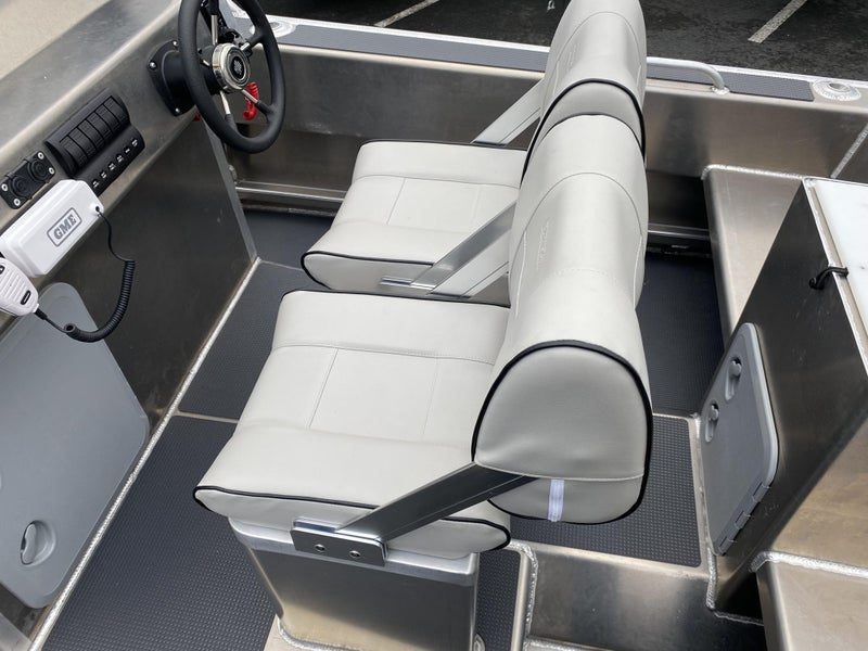 Kingfisher 510 - Centre Console and Cuddy Cab