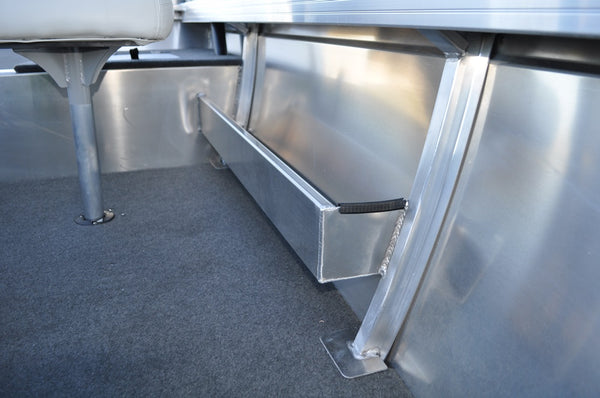 Quintrex 440 Renegade Tiller Steer