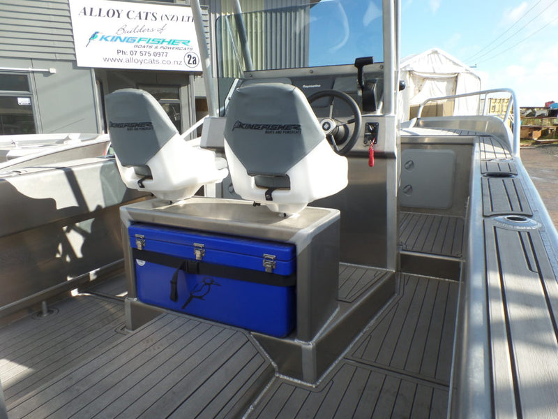 Kingfisher 570 - Centre Console