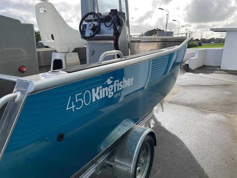 Kingfisher 450 - Centre and Side Console, Cuddy Cab and Tiller