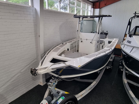 Yellowfin 6500 Centre Console