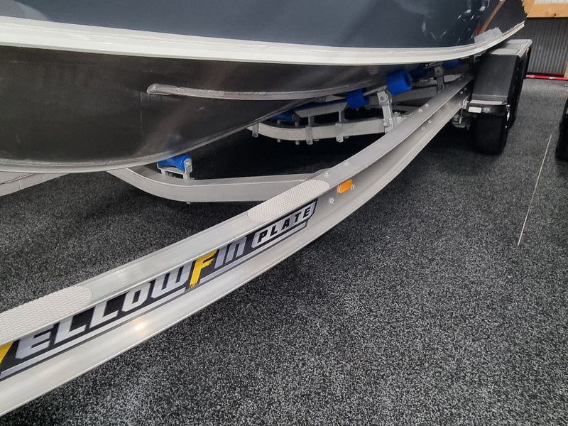 Yellowfin 6500 Centre Console