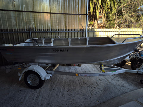 Quintrex 400 Dart