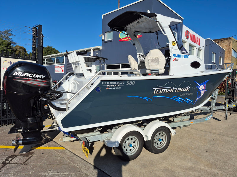 Formosa Tomahawk Offshore 580 Centre Cabin