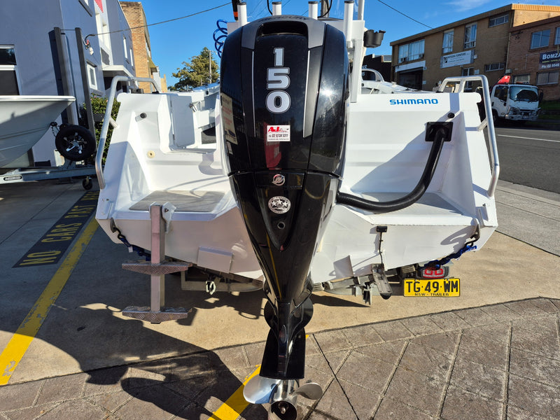 Formosa Tomahawk Offshore 580 Centre Cabin