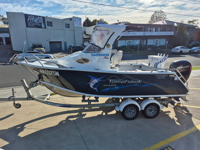 Formosa Tomahawk Offshore 580 Centre Cabin