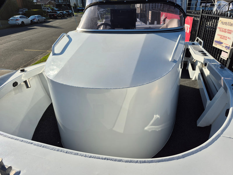 Formosa Tomahawk Offshore 580 Centre Cabin