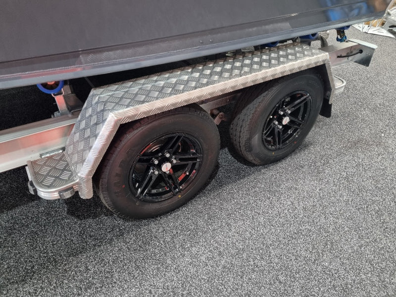 Quintrex 610 Trident Soft Top
