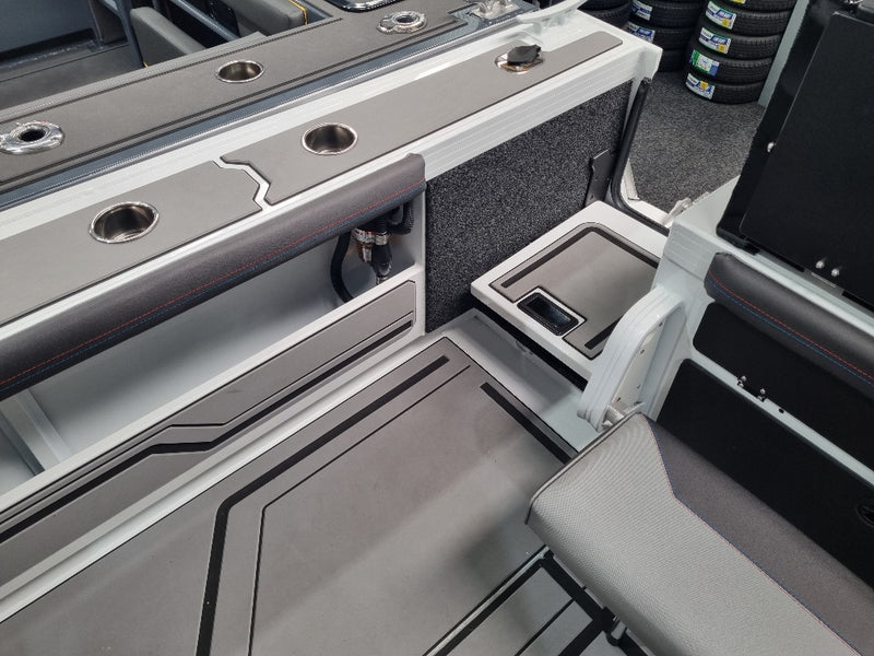 Quintrex 610 Trident Soft Top