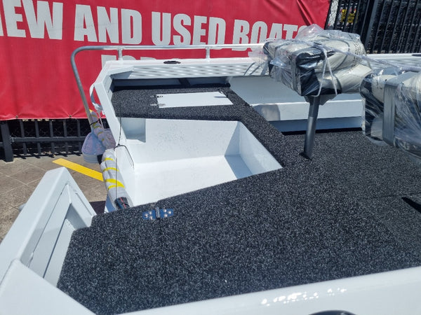 Quintrex 420 Renegade SC