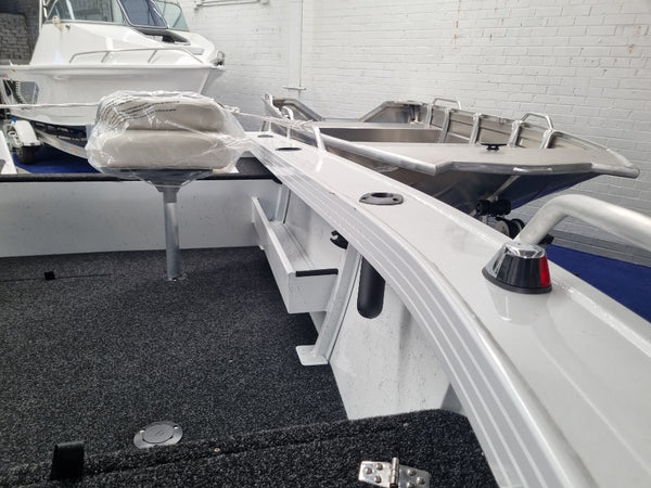 Quintrex 420 Renegade Tiller steer