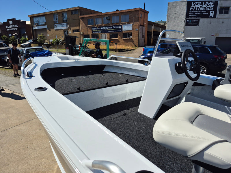 Quintrex 420 Renegade SC