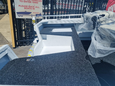 Quintrex 420 Renegade SC