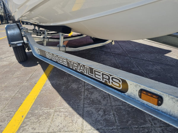 Sportsman 17 Reef Centre Console