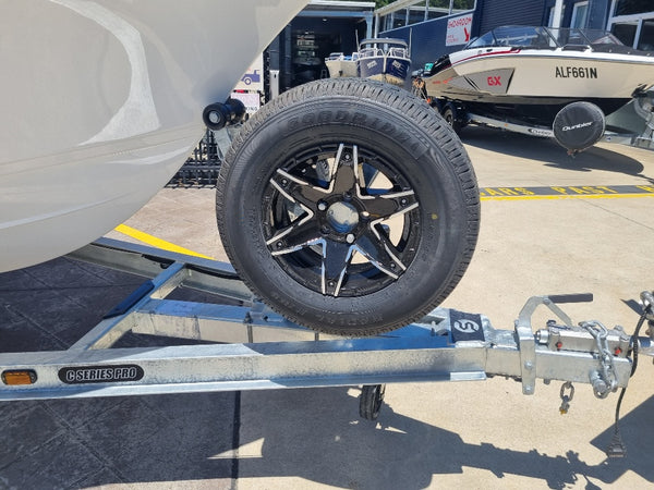 Sportsman 17 Reef Centre Console