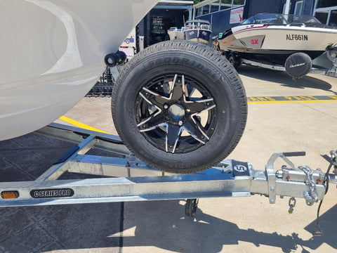 Sportsman 17 Reef Centre Console