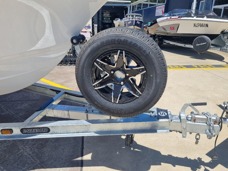 Sportsman 17 Reef Centre Console