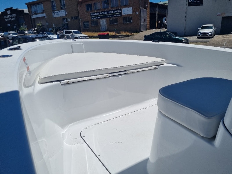 Sportsman 17 Reef Centre Console