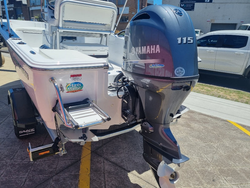 Sportsman 17 Reef Centre Console