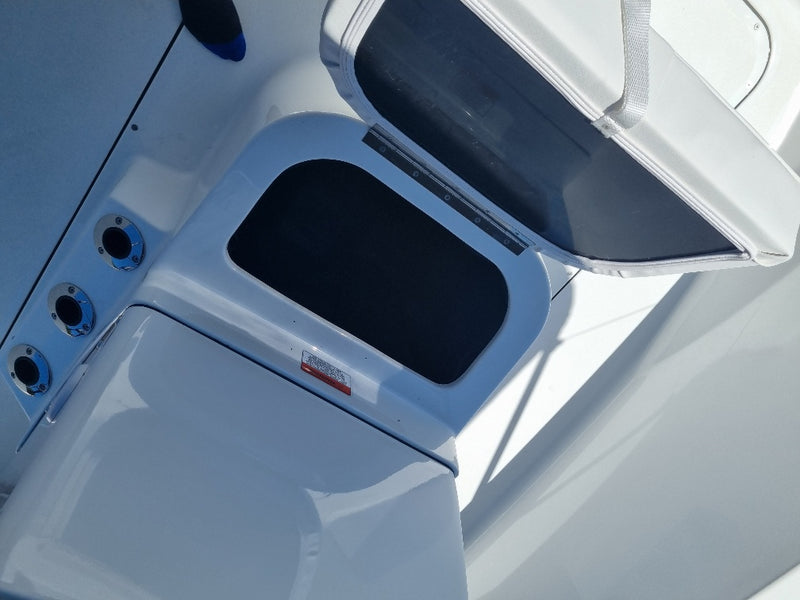 Sportsman 17 Reef Centre Console