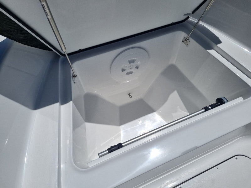 Sportsman 17 Reef Centre Console