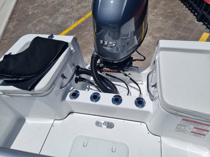 Sportsman 17 Reef Centre Console