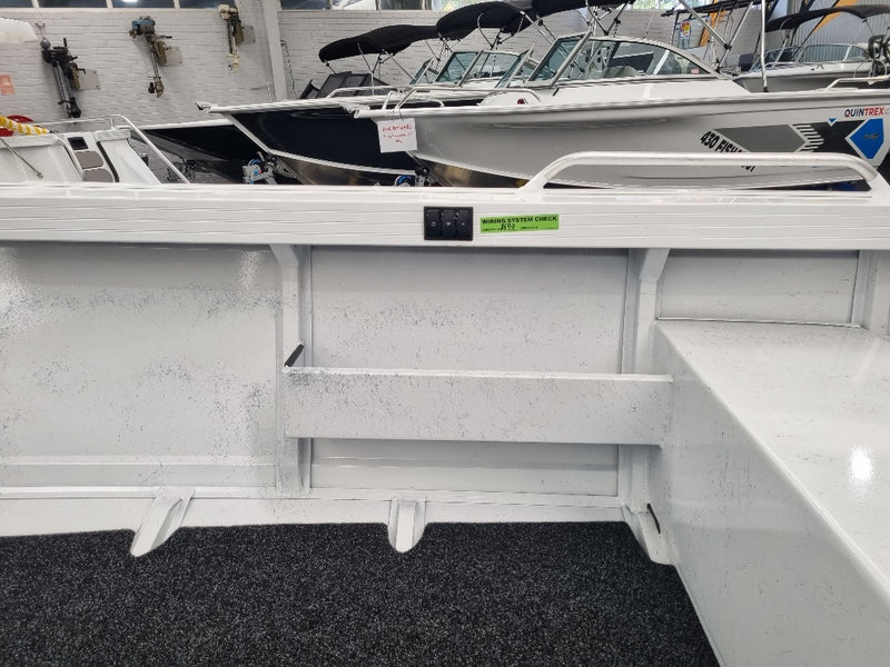 Quintrex 420 Busta with 40HP Yamaha