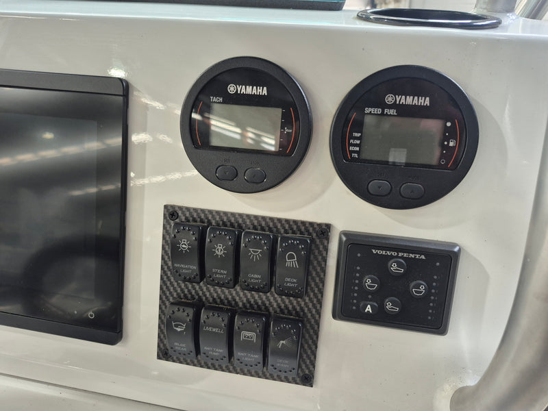 Yellowfin 6500 Centre Console - DEMO / DISPLAY CLEARANCE SPECIAL