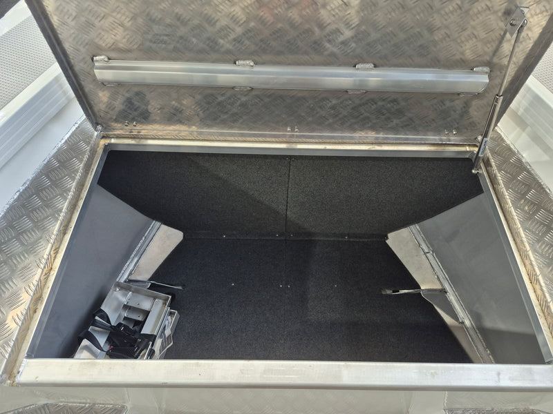 Yellowfin 6500 Centre Console - DEMO / DISPLAY CLEARANCE SPECIAL