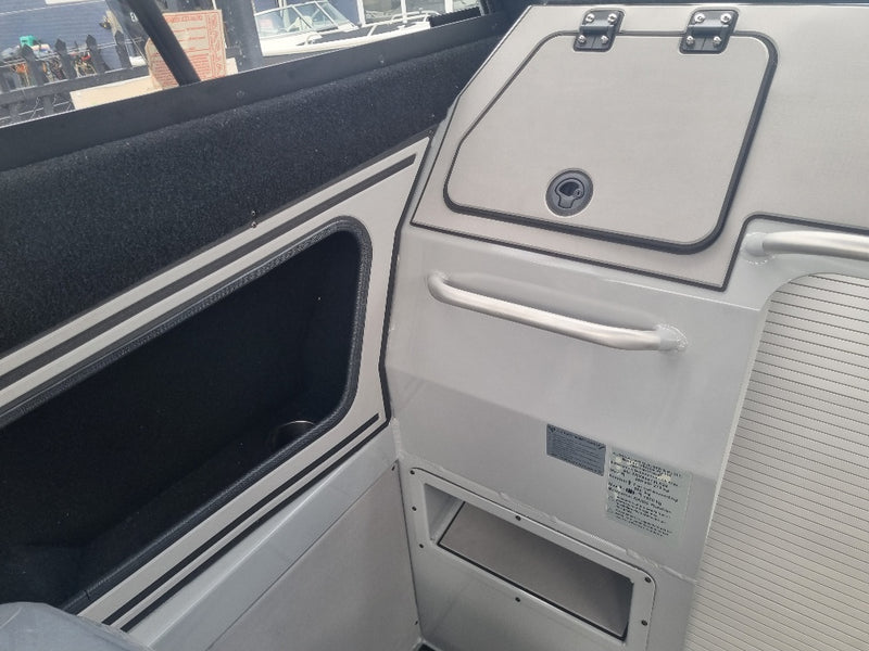 Yellowfin YF-76 Extended Cabin with 300hp Yamaha