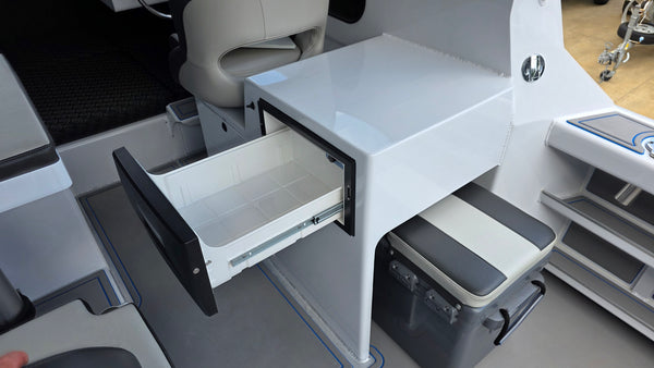 Kingfisher 730 Powercat with twin 200hp Yamahas and FULL Helm Master