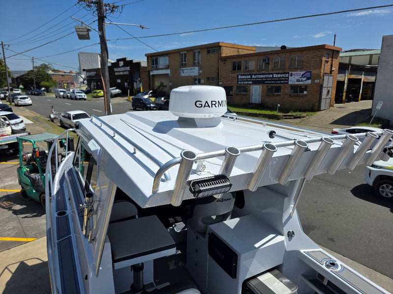 Kingfisher 730 Powercat with twin 200hp Yamahas and FULL Helm Master