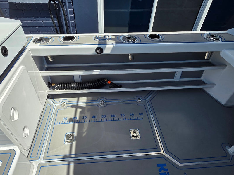 Kingfisher 730 Powercat with twin 200hp Yamahas and FULL Helm Master