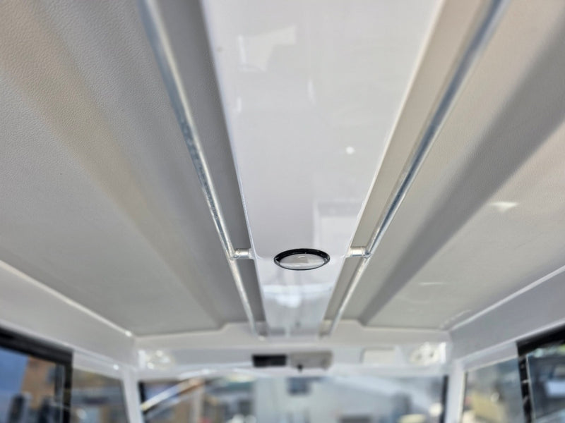 Kingfisher 730 Powercat with twin 200hp Yamahas and FULL Helm Master