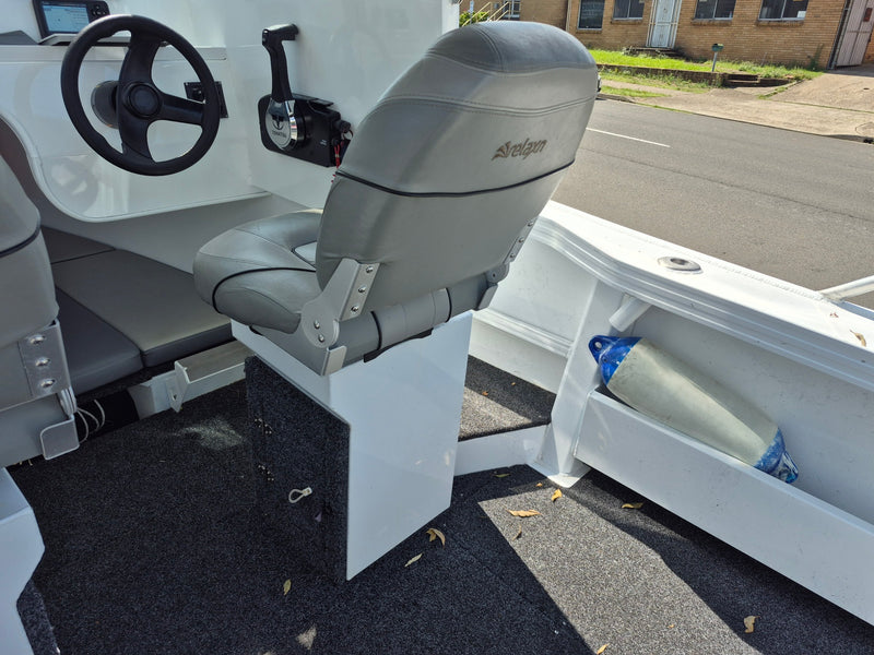 Makocraft 591 Island Cab HT