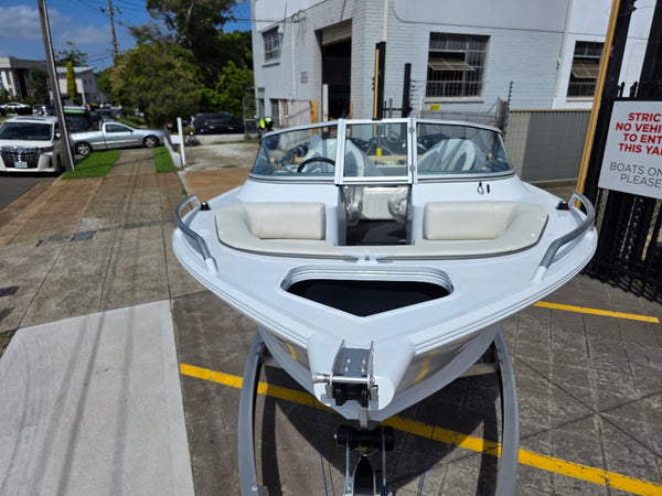 Quintrex 481 Cruiseabout with 70hp Yamaha