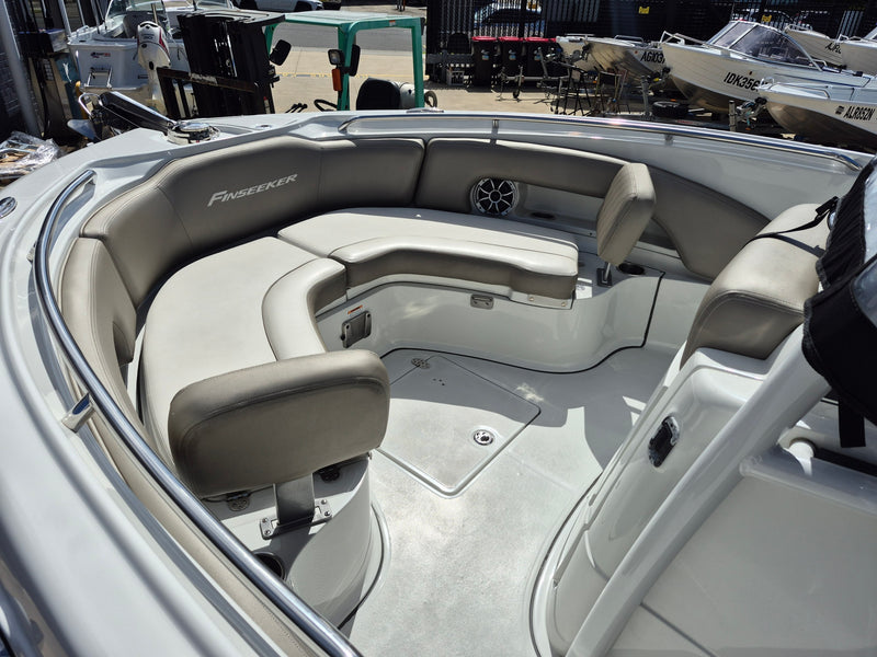 Crownline Finseeker 220 CC