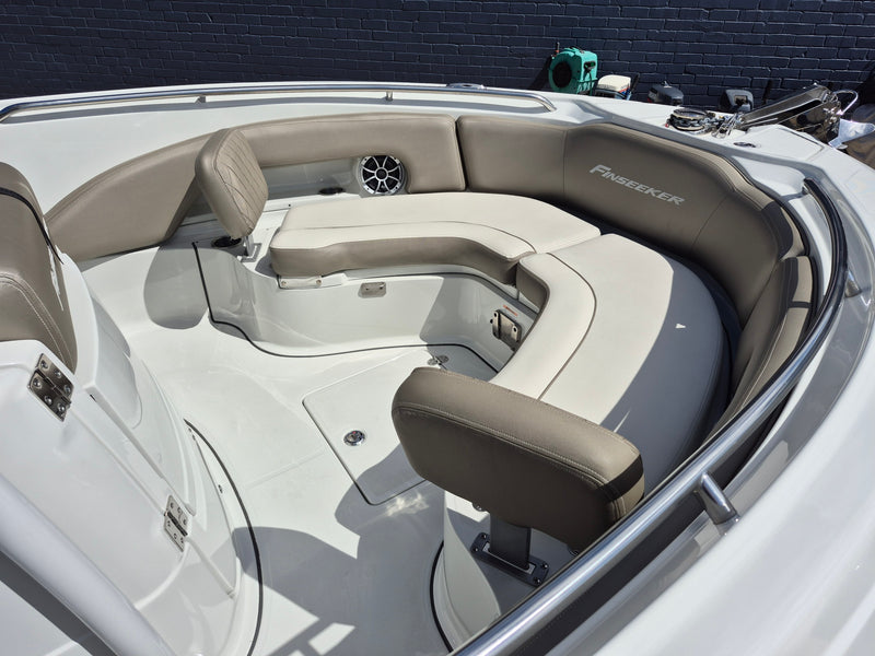 Crownline Finseeker 220 CC