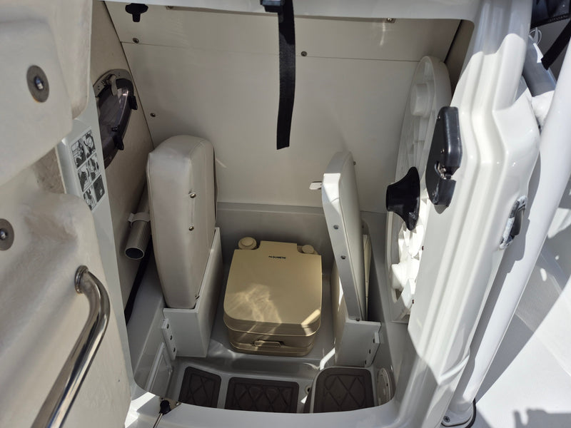 Crownline Finseeker 220 CC
