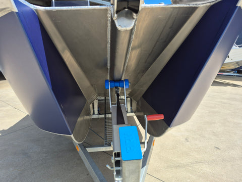 Kingfisher 450 Side Console with 70hp Yamaha - FANTASTIC 5 PROMO