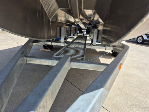 Kingfisher 450 Side Console with 70hp Yamaha - FANTASTIC 5 PROMO