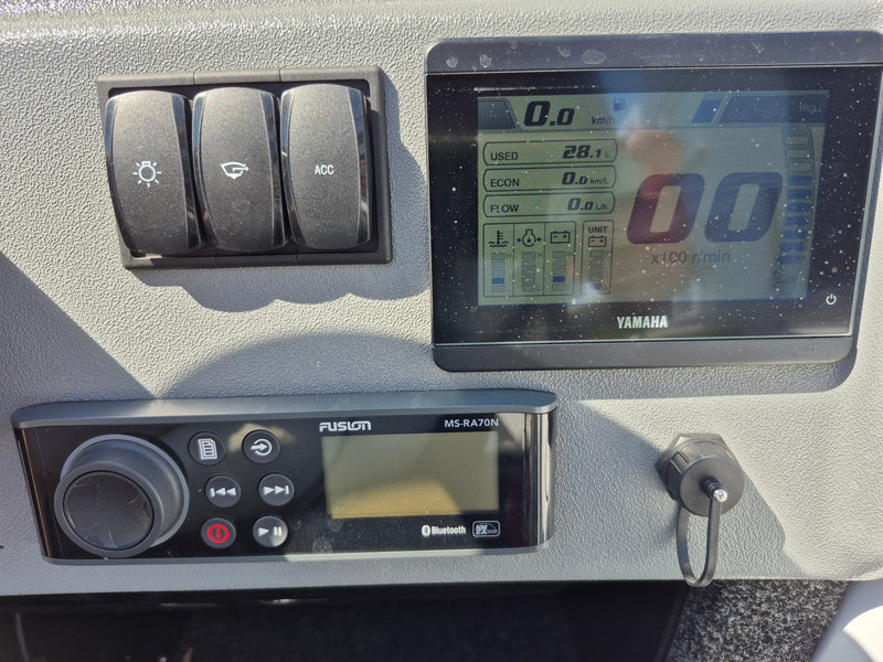 Quintrex 481 Hornet Pro