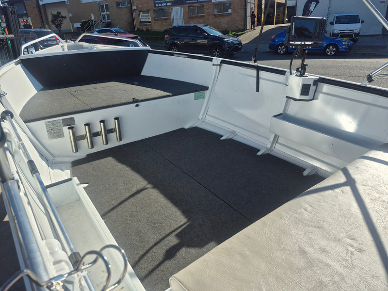 Quintrex 440 Busta